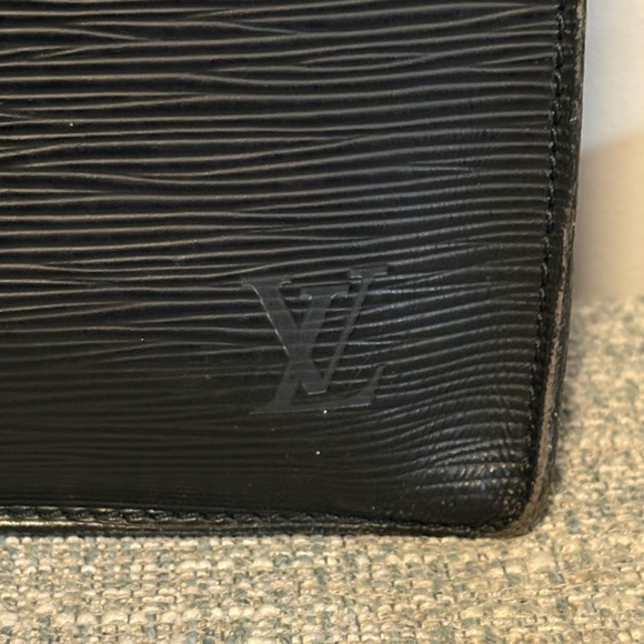 Louis Vuitton Epi Serviette Ambassadeur - Picture 5 of 16